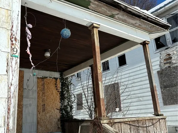 9 West St, Auburn, NY 13021