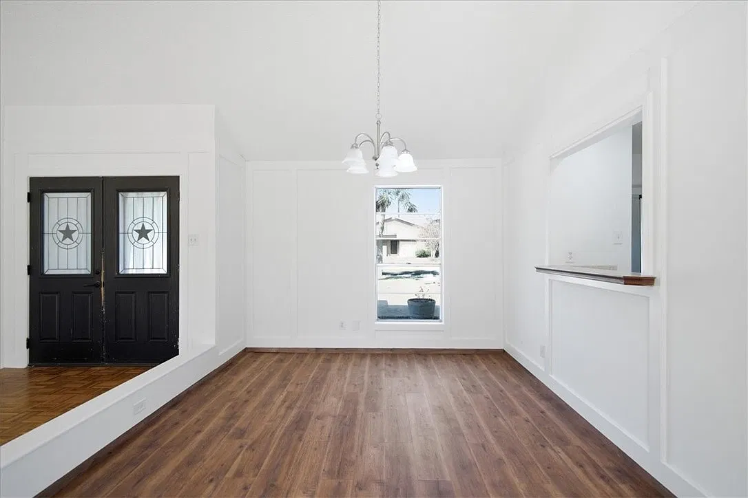 4 bed, 1855 sqft, $2,195 — Photo 3
