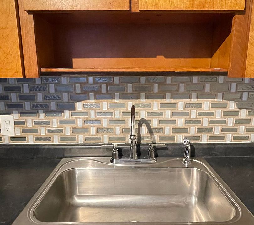 Kingfield Neighborhood 2nd Floor, Heat Paid, Pets USI