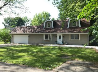 483 Hickory Dr, Troy, MI 48083