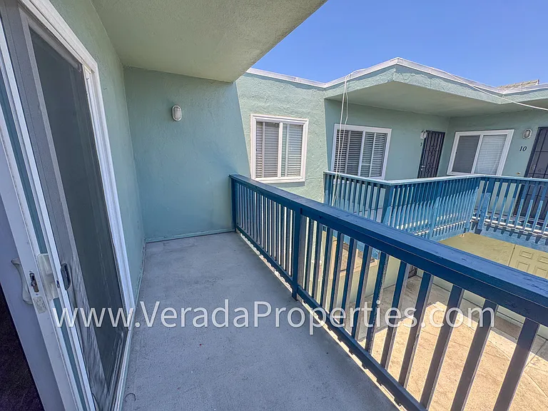 3514 Van Dyke Ave #8 — Photo 20