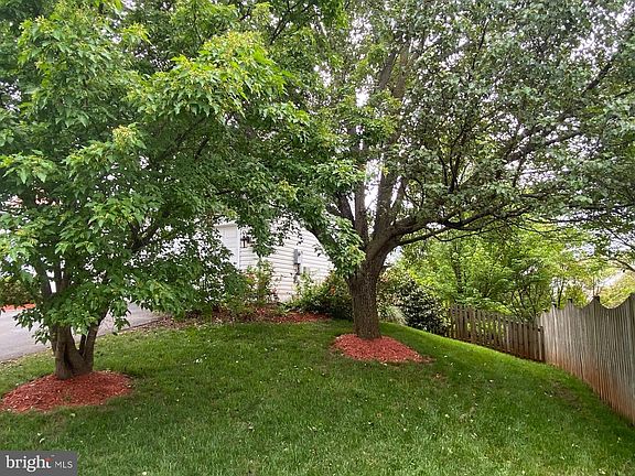 3rd image of 21740 Regents Park Cir