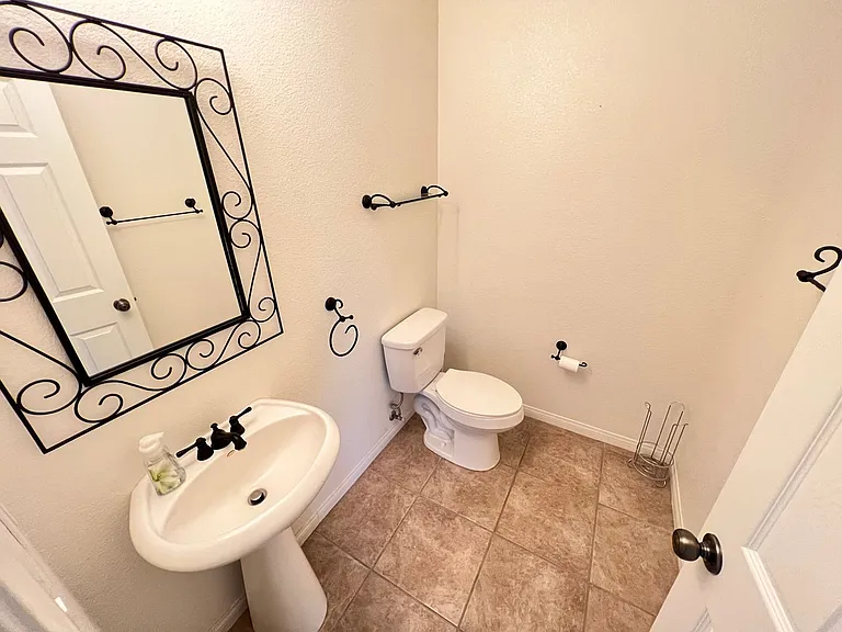 742 Canary Wharf Dr — Photo 10