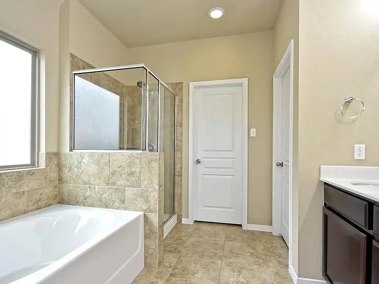 5707 Blackstone Dr — Photo 12