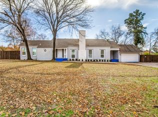 102 W Park Row Dr, Arlington, TX 76010