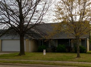 1111 N 34th St, Rogers, AR 72756