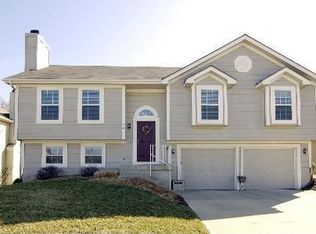 301 NW 110th St, Kansas City, MO 64155