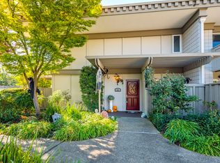 22 Los Altos Sq, Los Altos, CA 94022