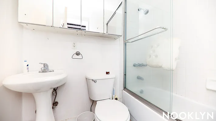 Rented by Nooklyn NYC LLC | media 9