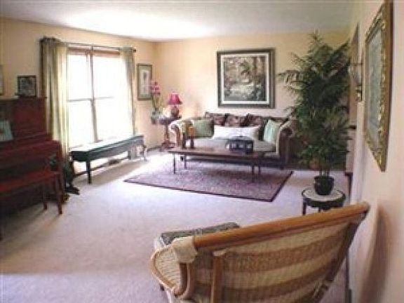 5th image of 8017 Meloria Ln