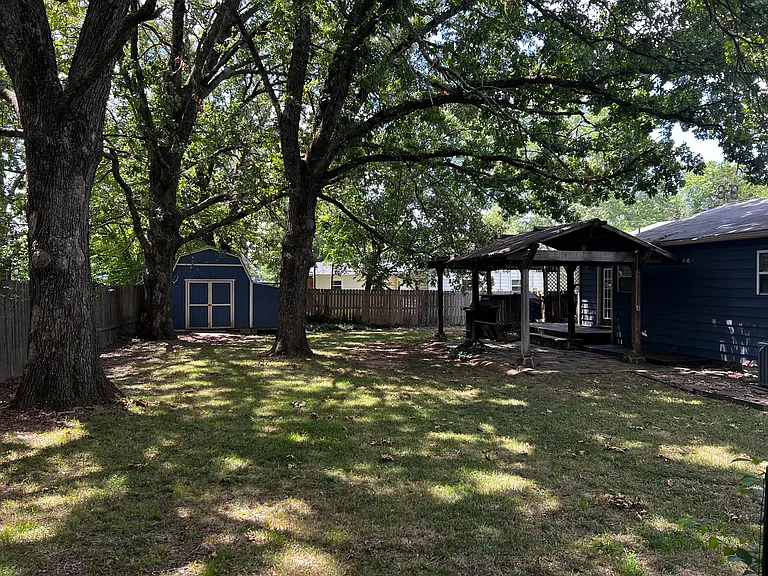650 S Ray Ave — Photo 5