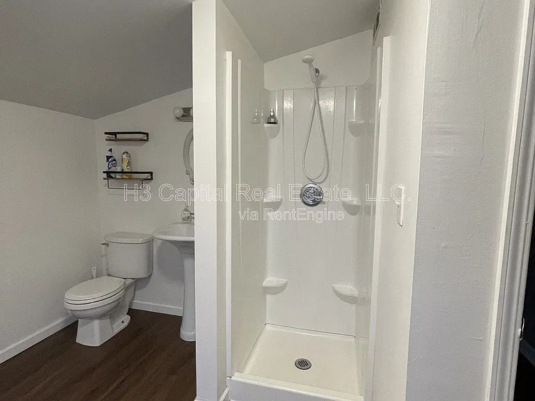 77 Sunset Ave — Photo 6