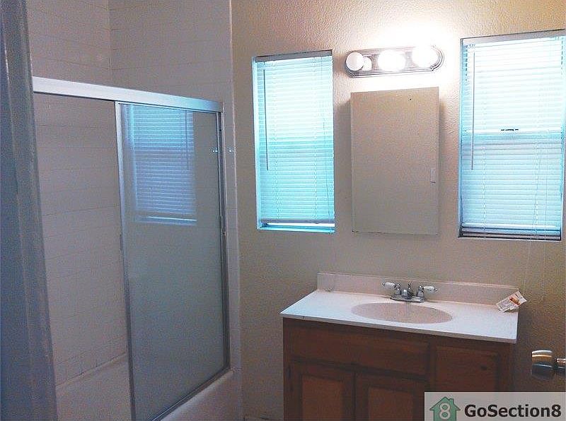 2nd image of 519 W 92nd St APT 5