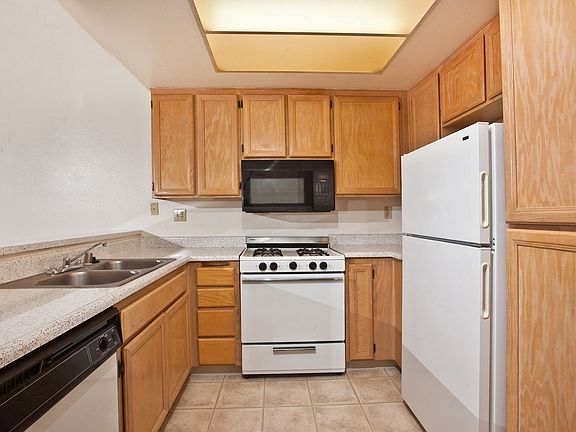 4th image of 1515 Date St #503