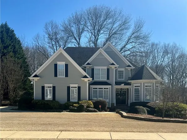 8945 Forest Path Dr, Gainesville, GA 30506