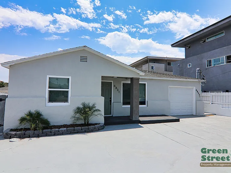6831 Amherst St — Photo 33