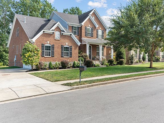 3rd image of 2211 Carouth Ct