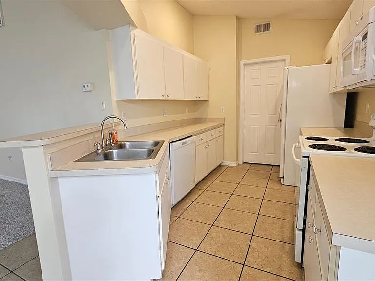 10368 Lansfield St — Photo 12