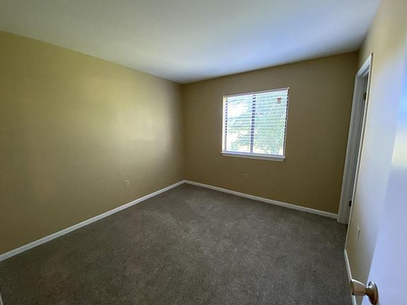4th image of 950 Life Dr APT 07