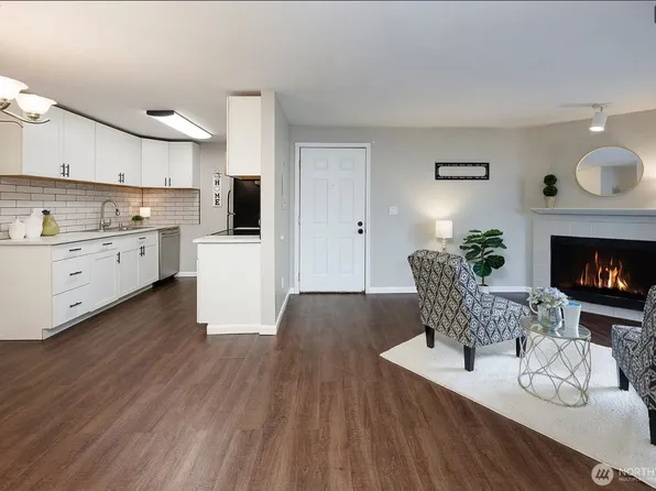 16817 Larch Way E #F201, Lynnwood, WA 98037
