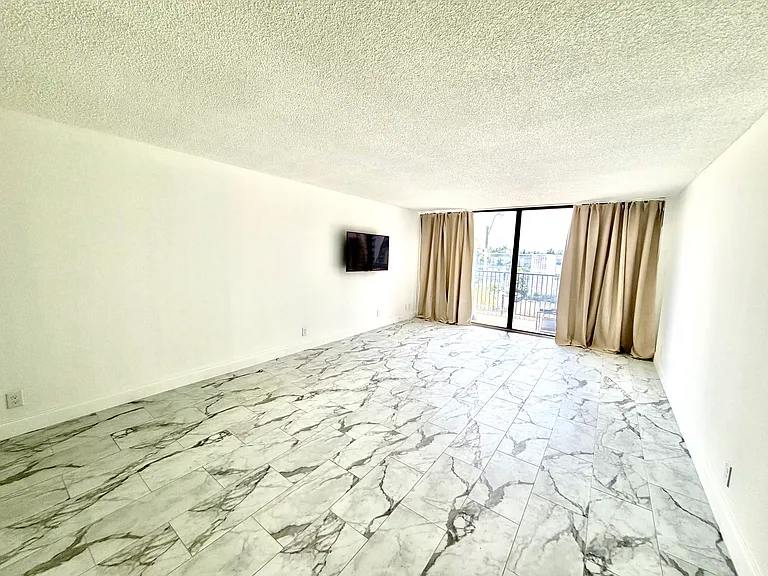 2101 S Ocean Dr #306 — Photo 8