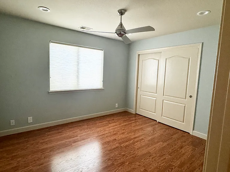 909 Saint Ann Dr — Photo 8