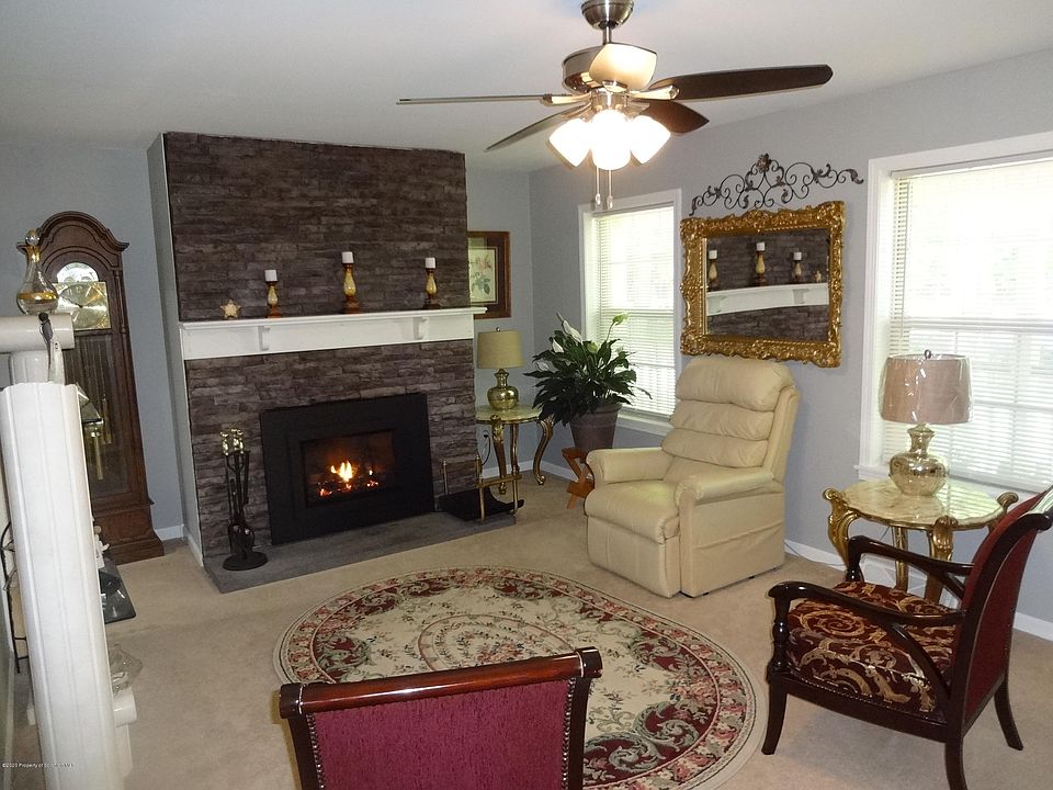 18 Maurice Dr Gouldsboro, PA, 18424 Apartments for Rent Zillow