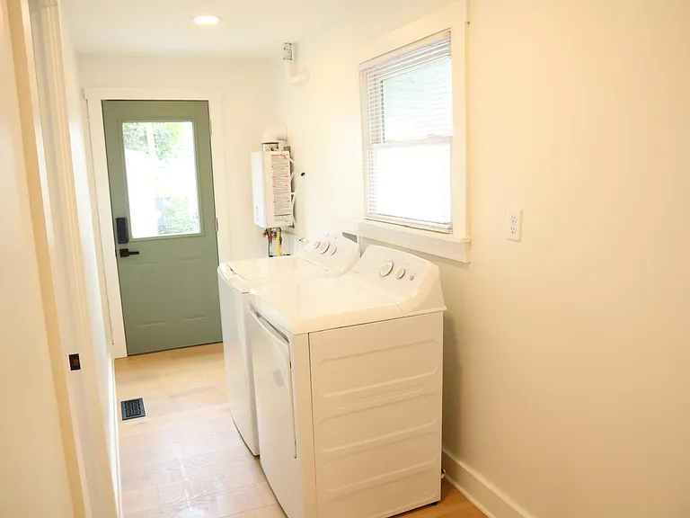 535 Lilly Ave — Photo 11
