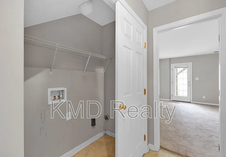 940 Tiger Ln — Photo 21