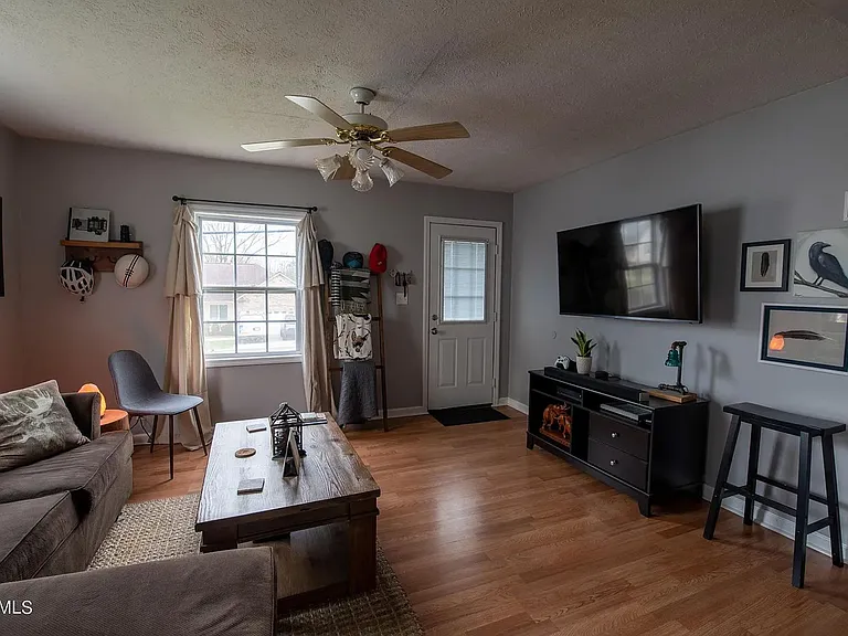 1133 Fair Dr — Photo 5