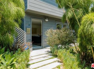 841 Victoria Ave, Venice, CA 90291