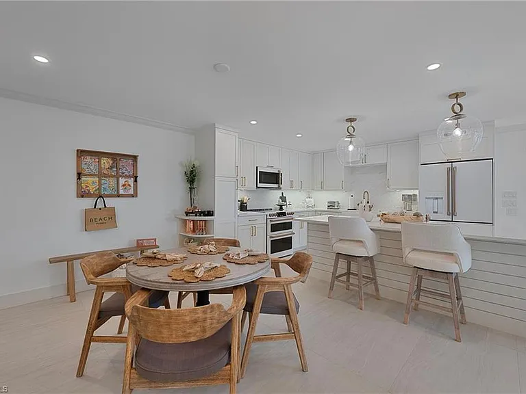 1950 Gulf Shore Blvd N #107 — Photo 8