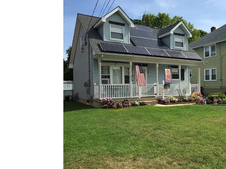 19 College Ave — Photo 1