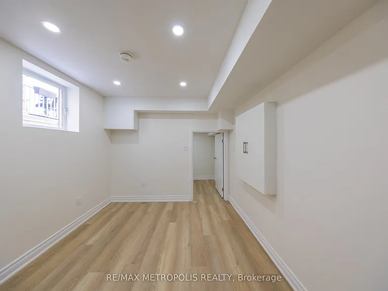 23 Gordon Cowling St #BASEMENT — Photo 12