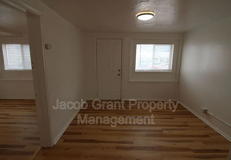 4719 Yellowstone Ave #10 — Photo 1