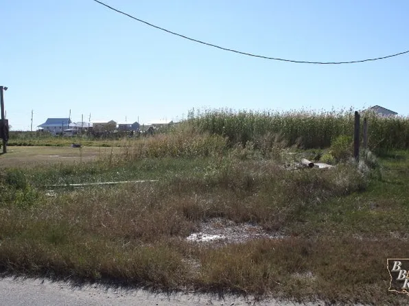 149 Plum Ln, Grand Isle, LA 70358