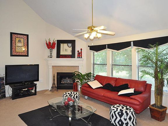4th image of 18207 Polo Meadow Dr