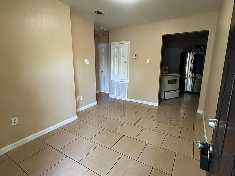 6525 Jasmine St #6 — Photo 2