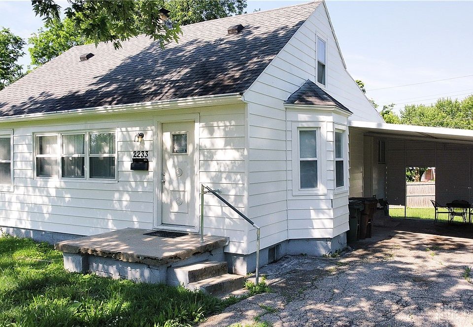 1st image of 2233 Deering Ave