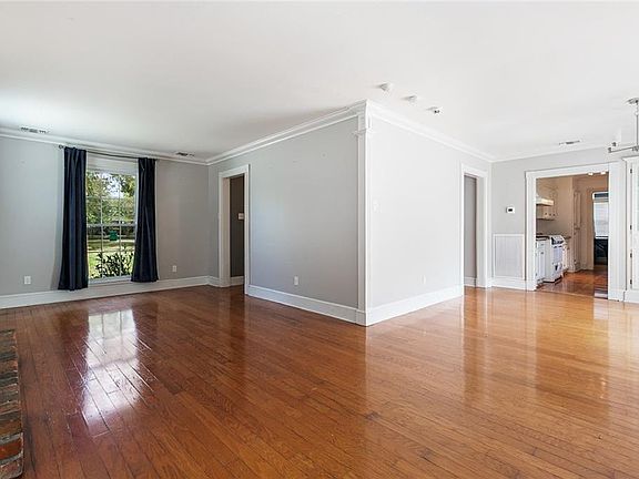 4th image of 227 Midway Dr