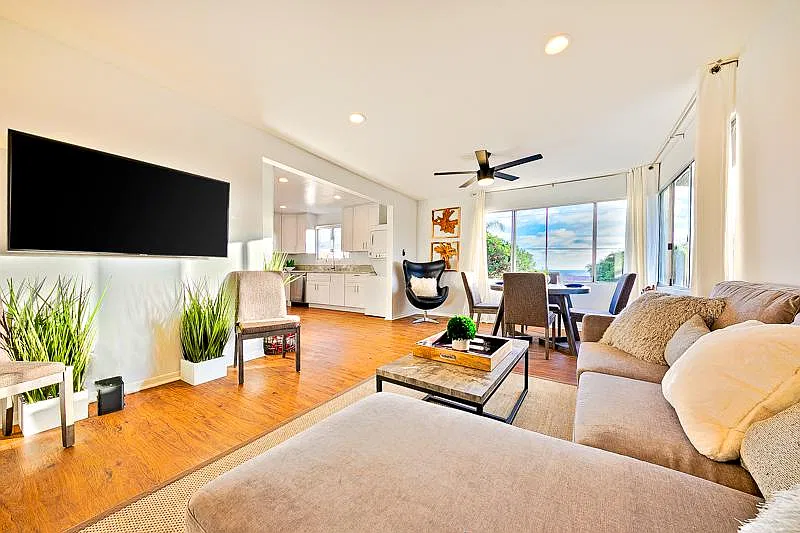3 bed, 1300 sqft, $7,000 — Photo 2