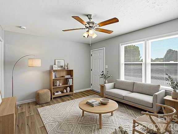 4th image of 202 Cooke Cir