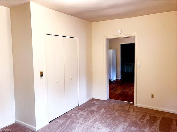 4th image of 214 Johns St