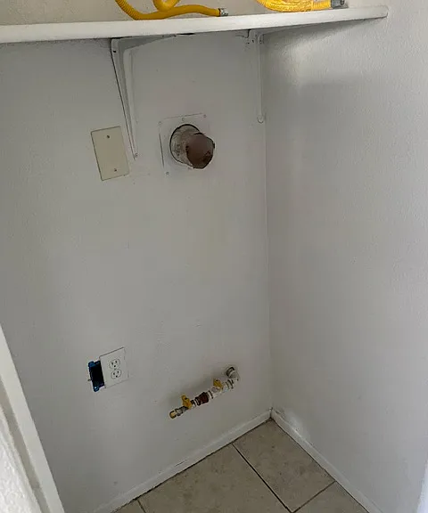 2544 Country Club Dr — Photo 13