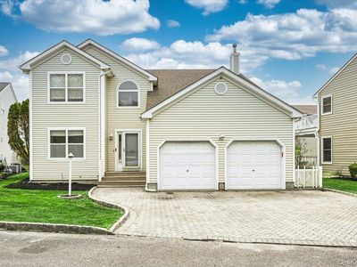 22 Spinnaker Lane, East Patchogue, NY, 11772