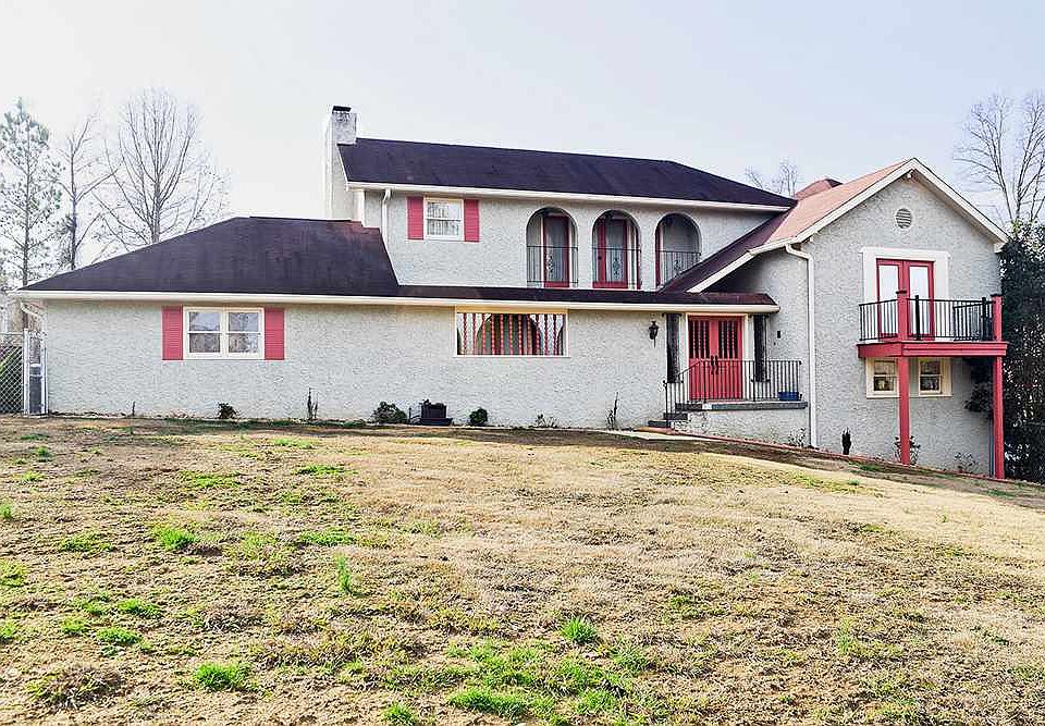 1st image of 144 Castle Dr NW