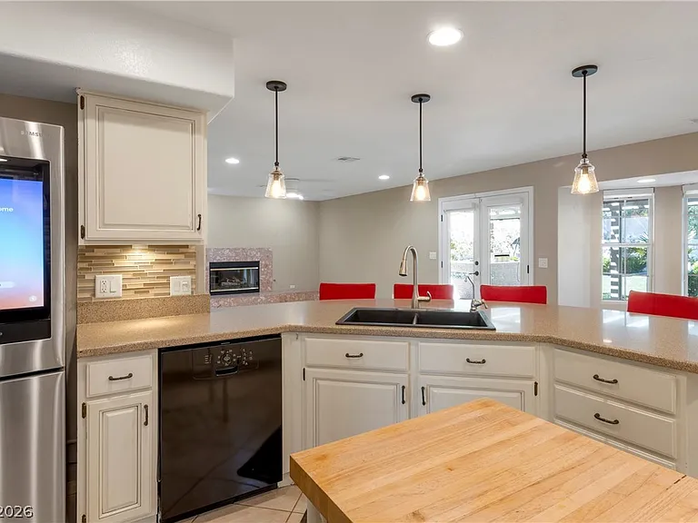 5205 Sandy Cactus Ln — Photo 10
