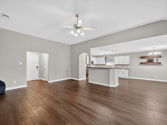 5th image of 202 Kenosha Ln
