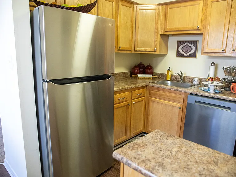 Chapel Lake Apartments — Photo 23
