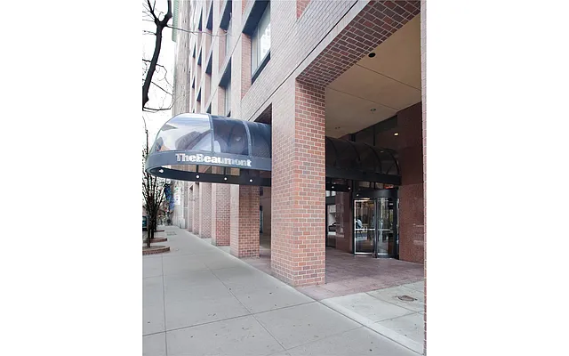 Sold by Douglas Elliman | media 21